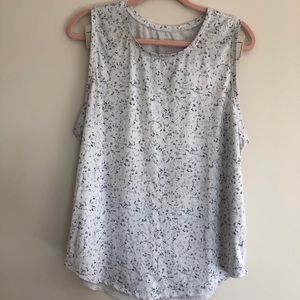 Flowy workout tank with mesh split back